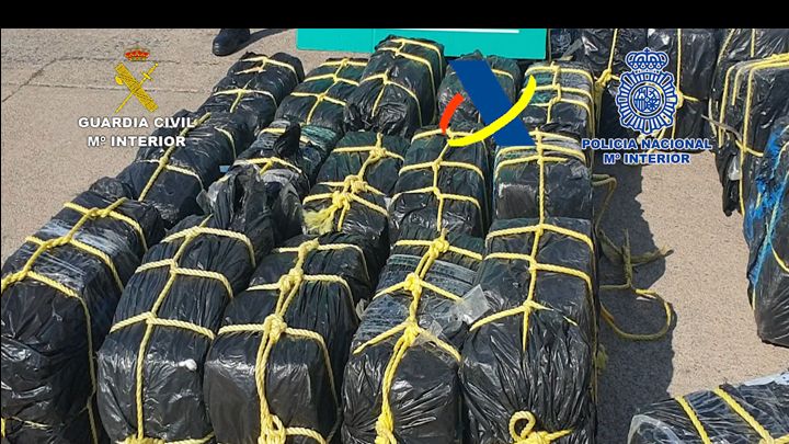 Exposición de la droga incautada